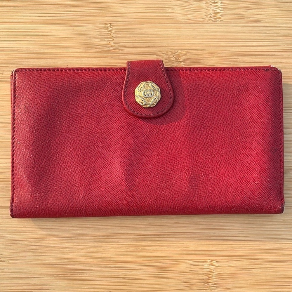 Vintage Gucci Red Leather Large Bifold Wallet Snap Close Navy Interior Italy